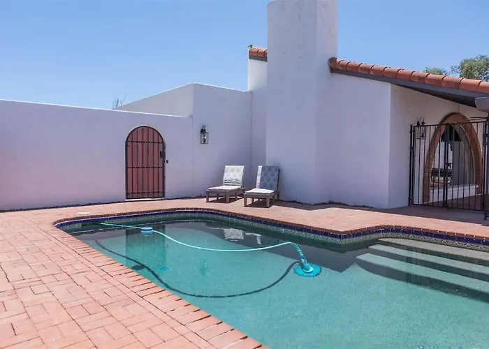 Сasa de vacaciones Spacious Arcadia Lite House W Pool Mtn Views Phoenix