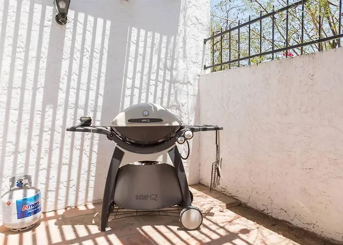 Spacious Arcadia Lite House W Pool Mtn Views Сasa de vacaciones