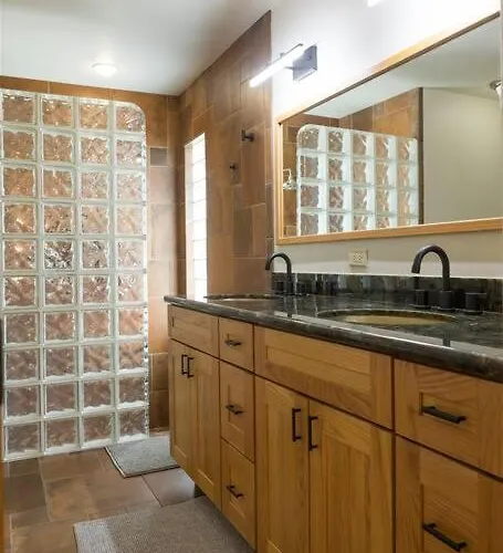 Spacious Arcadia Lite House W Pool Mtn Views *