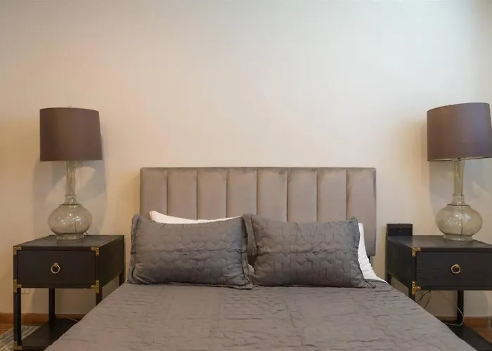 Spacious Arcadia Lite House W Pool Mtn Views Сasa de vacaciones *